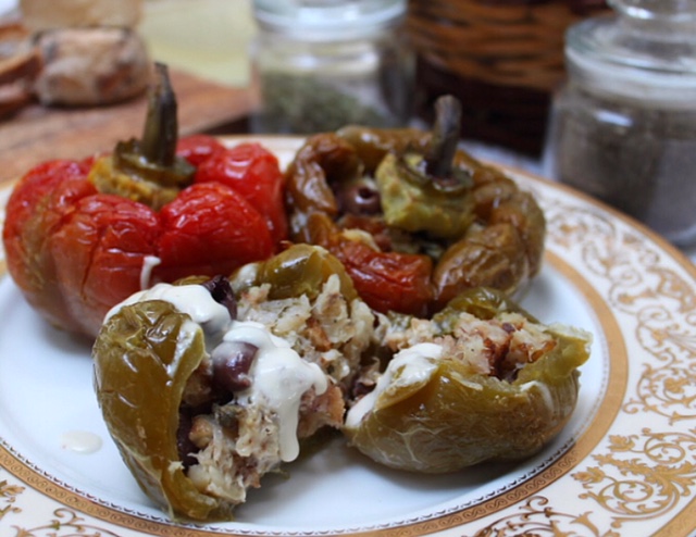 Papaccella napoletana ripiena di baccalà con fonduta di conciato romano