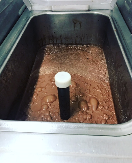 Victor Bar - preparazione gelato al cioccolato