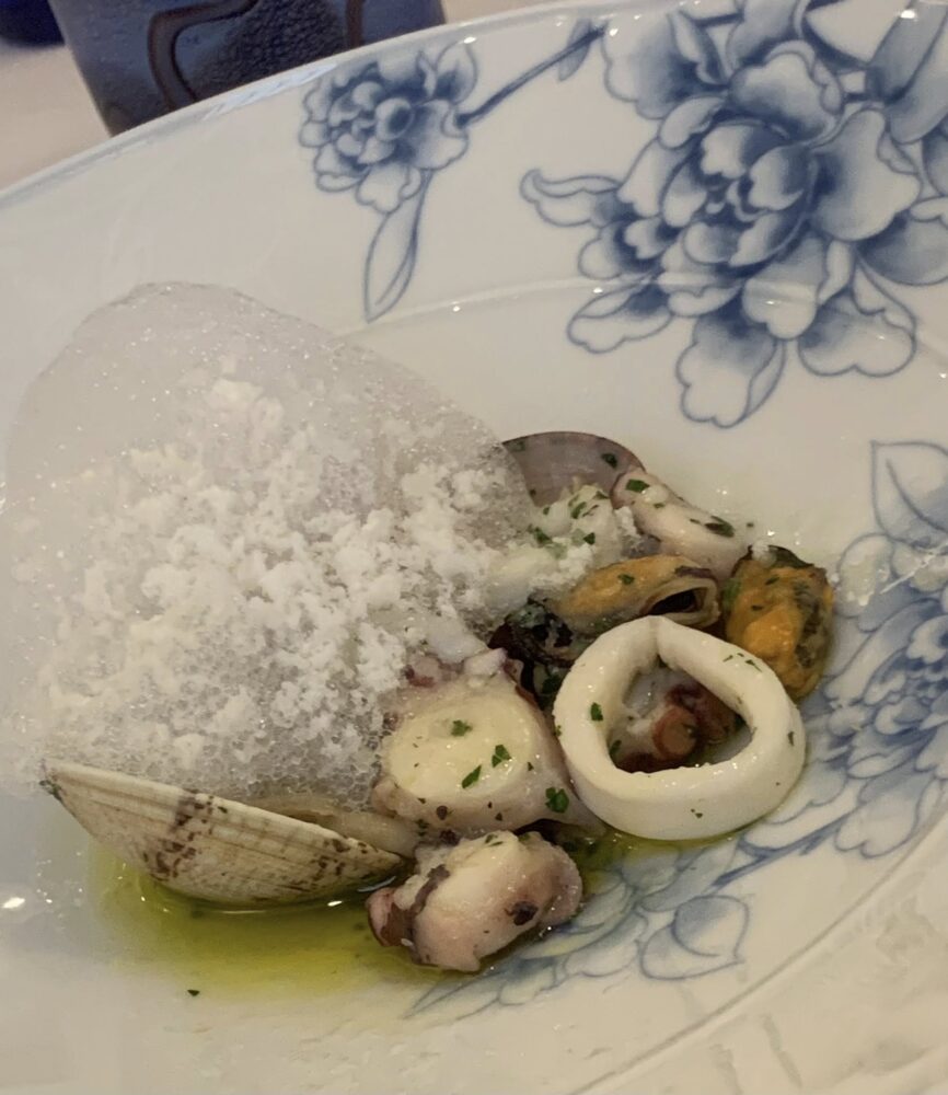 La Caravella Amalfi, insalata tiepida di mare con limone ghiacciato grattugiato