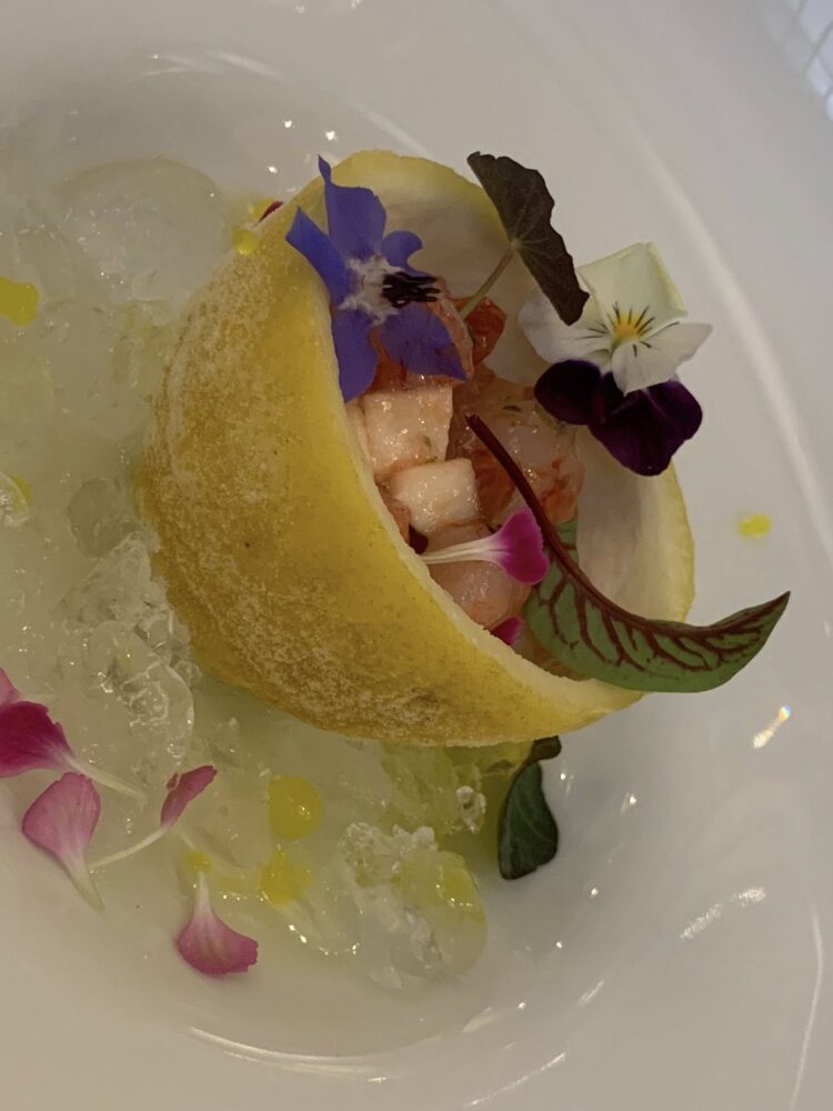 La Caravella Amalfi, caprese con crudo di gamberi rossi