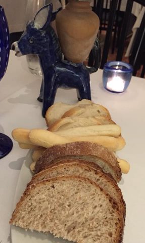 La Caravella, il Menu dei 60 anni, pane e grissini