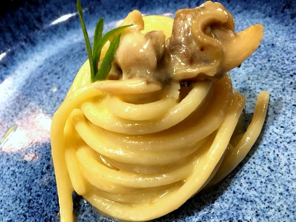 Jkitchen - Spaghettone Gentile, Tartufi di Mare, Bergamotto & Parmigiano Reggiano 36 Mesi