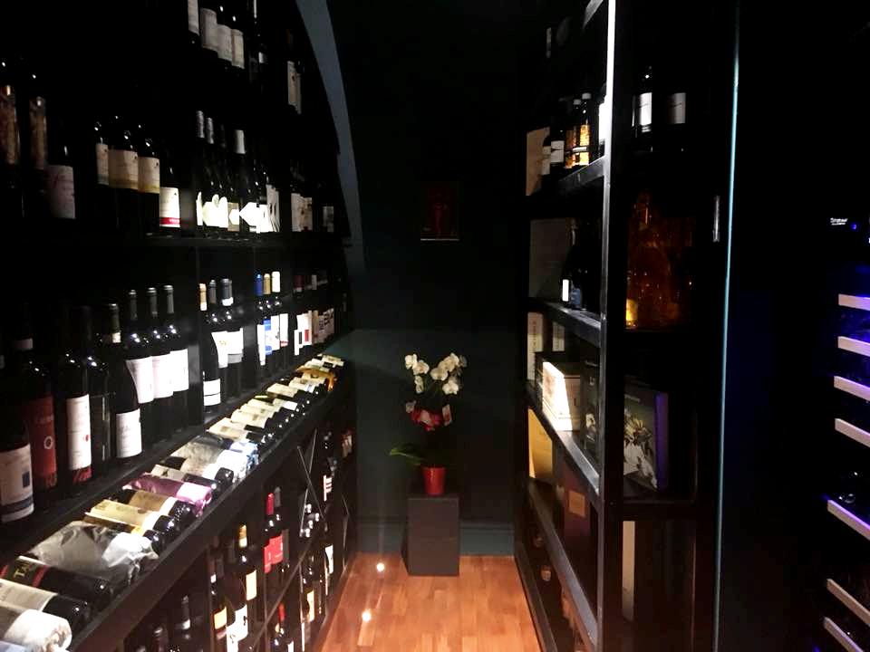 Habitue' - Vin & Cusine - La Cantina