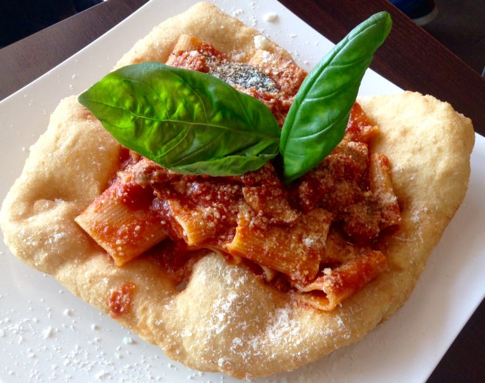 La Terrazza, paccheri al ragu' napoletano su base montanara