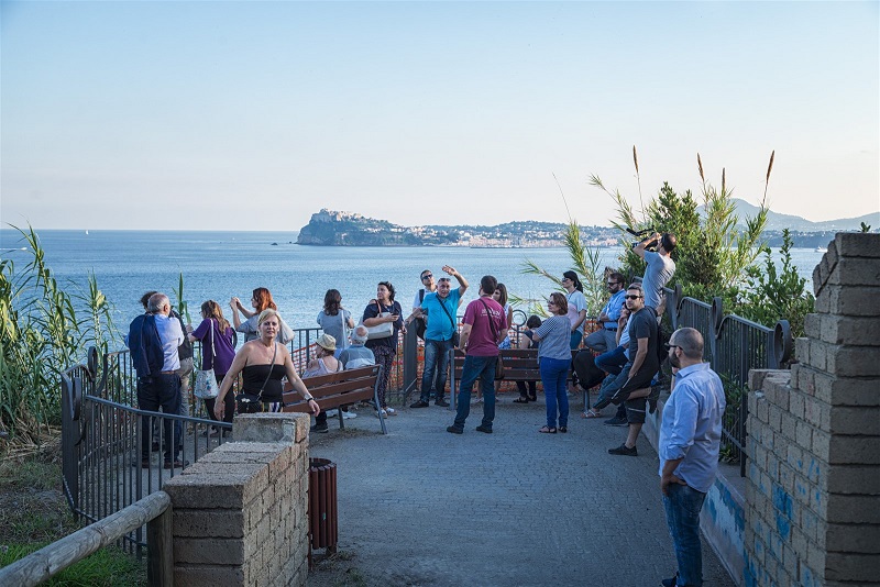 Il canale di Procida dal vigneto di Cantine del Mare