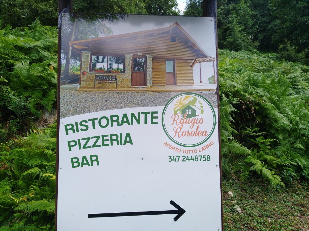 Cartello direzionale Rifugio Rosolea