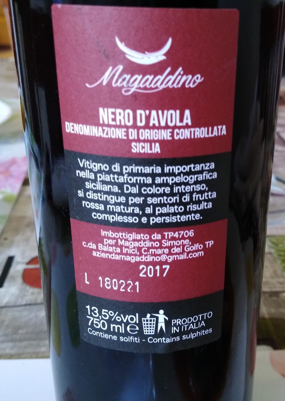 Controetichetta Nero d'Avola Sicilia Doc 2017 Magaddino