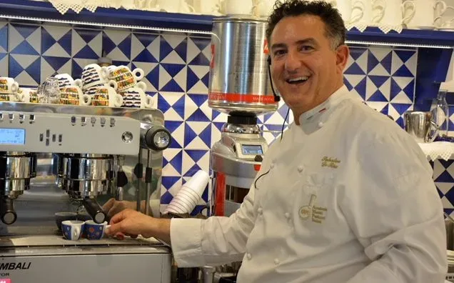 Sal De Riso nel suo bistrot a Minori