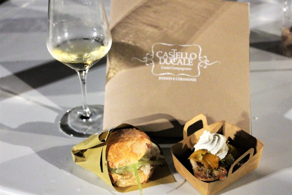 Castello Ducale – Maria Mone il panino al baccala' e la fresa