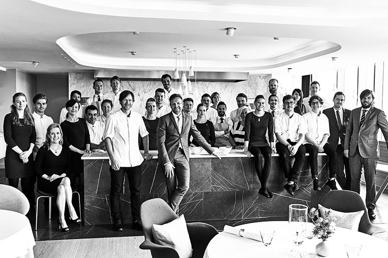 Geranium, Rasmus Koefed con il suo staff