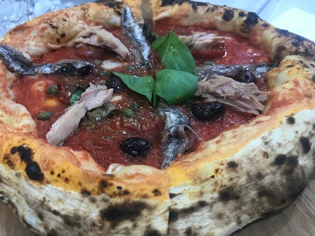 Pizzeria Il Diavoletto - Pizza Puttanesca a mo' di Giulia