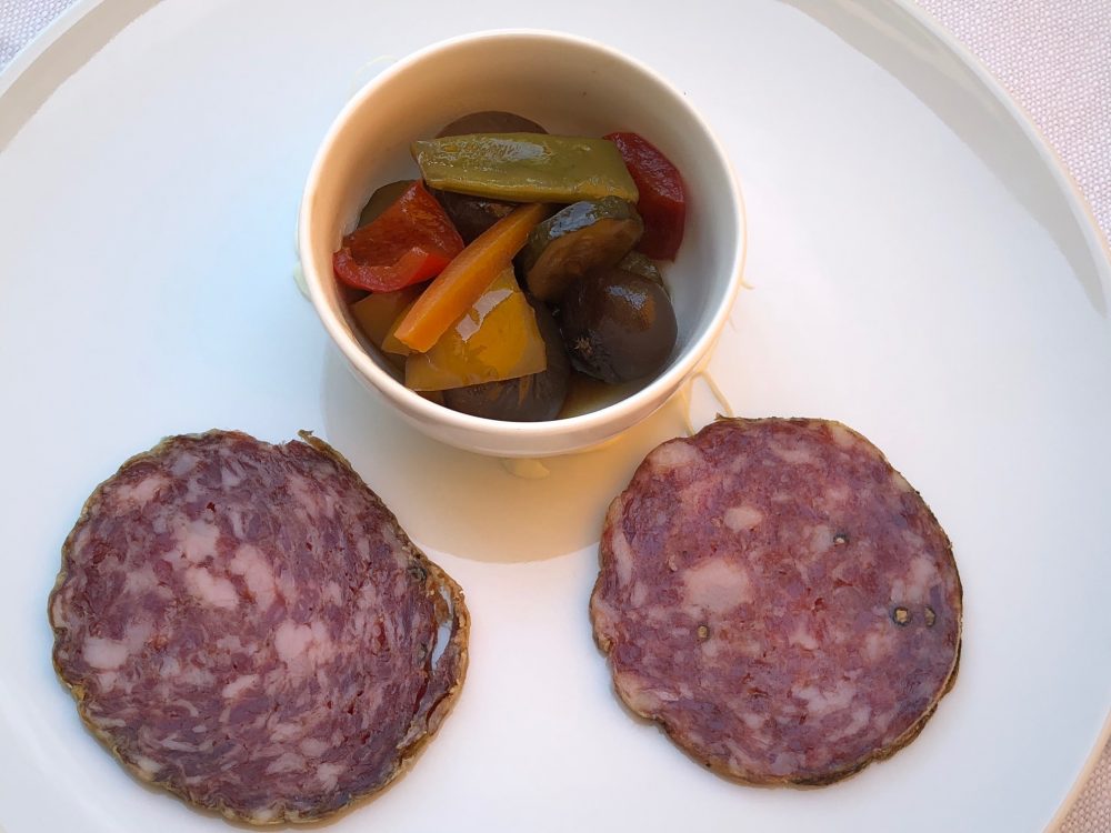 Trattoria Visconti, assaggio di salame nostrano, 10 e 20 mesi con verdure maison in agrodolce