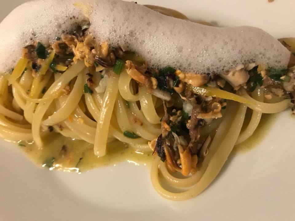 Dimora Nannina di Gianpaolo Zoccola, linguine al battuto di cozze e aria di limone