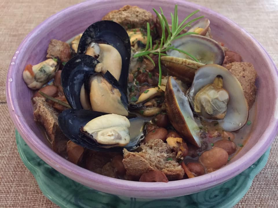 Il Cellaio di Don Gennaro, zuppetta di fagioli spollichini e frutti di mare