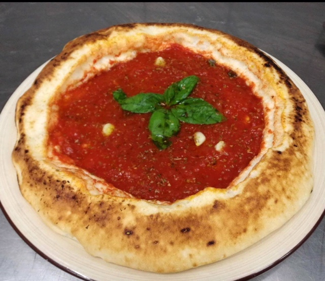 Hashtag pizza in cantina - Pizza Marinara