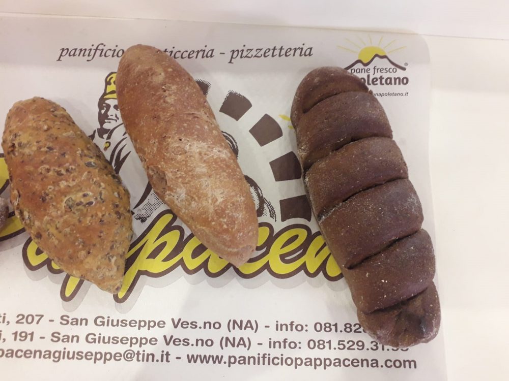 Pappacena, vari tipi di pane