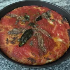 Pizza nel ruoto pizzeria Bronzetti, Castel Morrone