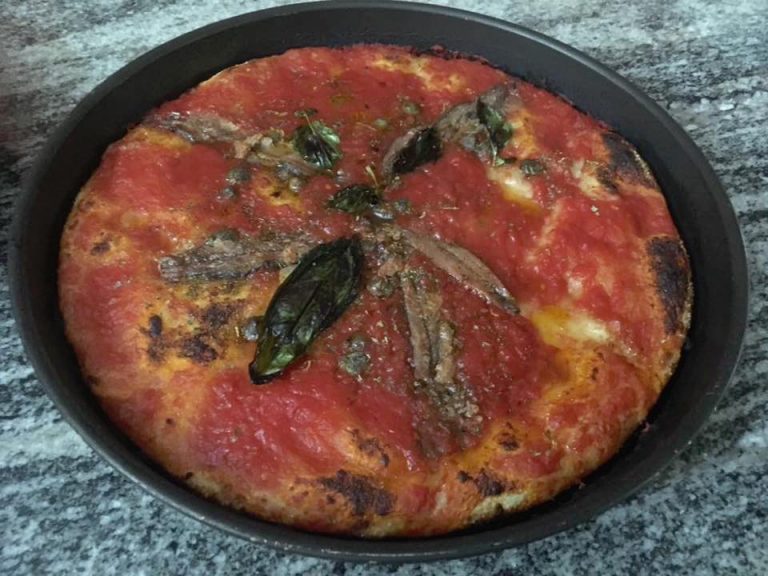 La pizza nel ruoto con la doppia lievitazione | La ricetta della pizzeria  Bronzetti di Castel Morrone (CE) - Luciano Pignataro Wine Blog
