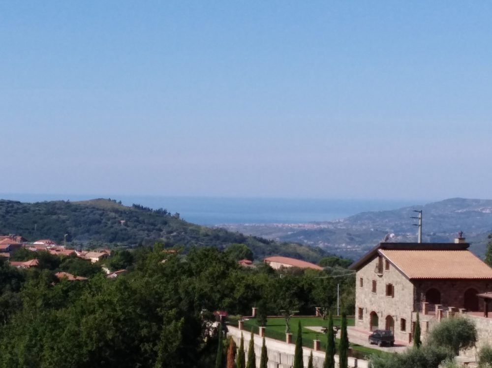 Resort Casale degli Ulivi Panorama del mare dal terrazzo di di una stanza