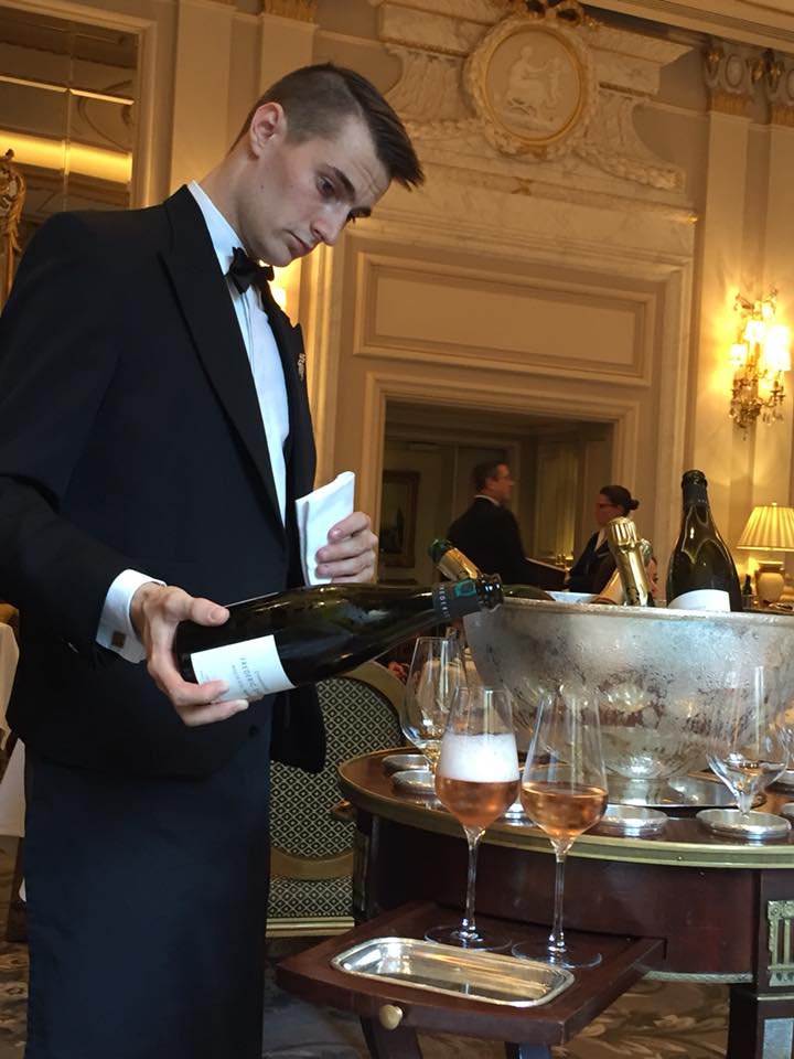 Le Cinq, il servizio dello champagne