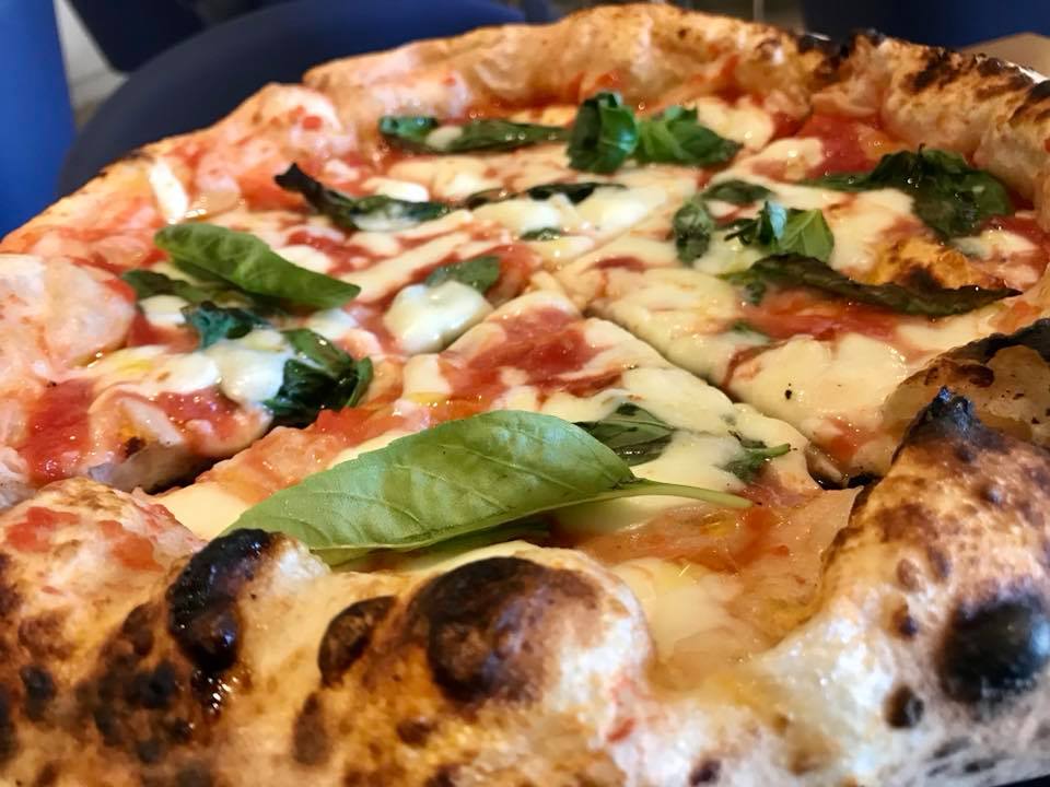 Pizzeria Pignalosa a Salerno, la margherita
