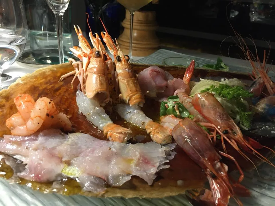 Taverna del Capitano, il crudo, con insalata di finocchi e salsa al limone