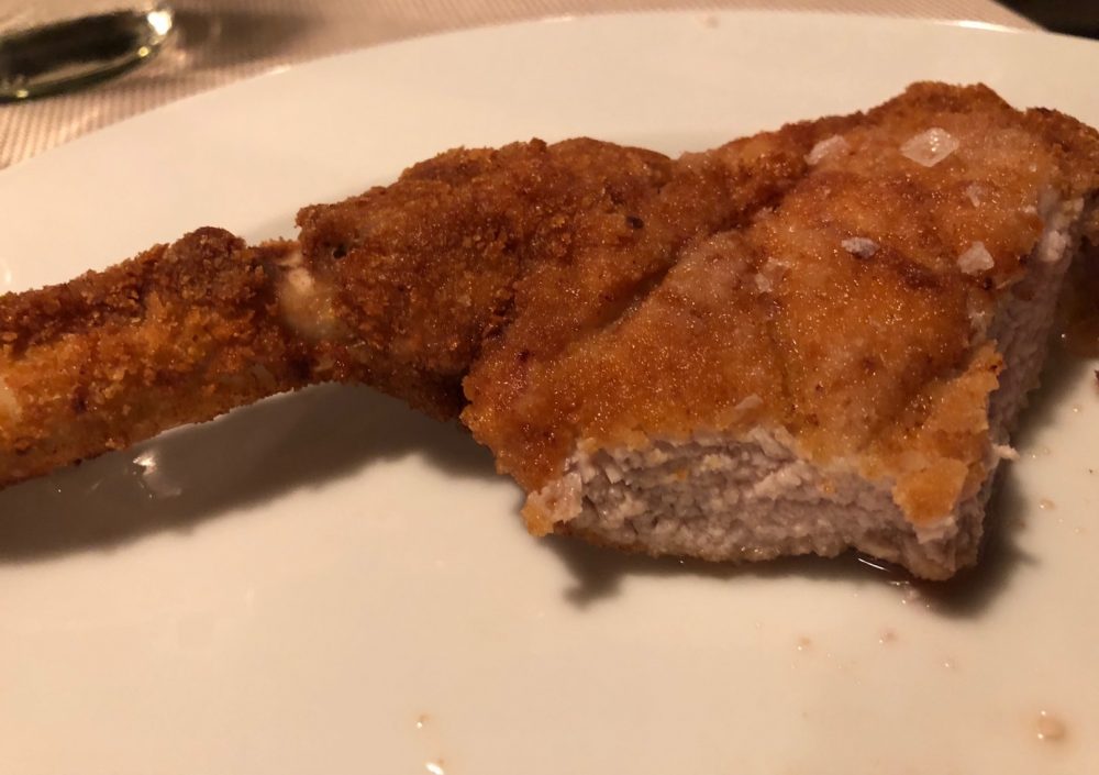 Antica Trattoria del Gallo, dettaglio costoletta nel piatto