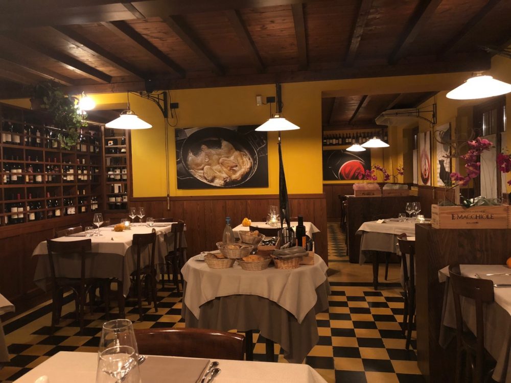 Antica Trattoria del Gallo, interno notte