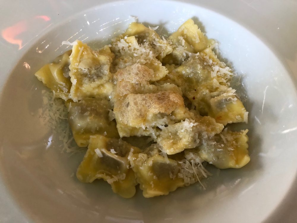 Antica Trattoria del Gallo, ravioli di vitello al burro versato e parmigiano 24 mesi