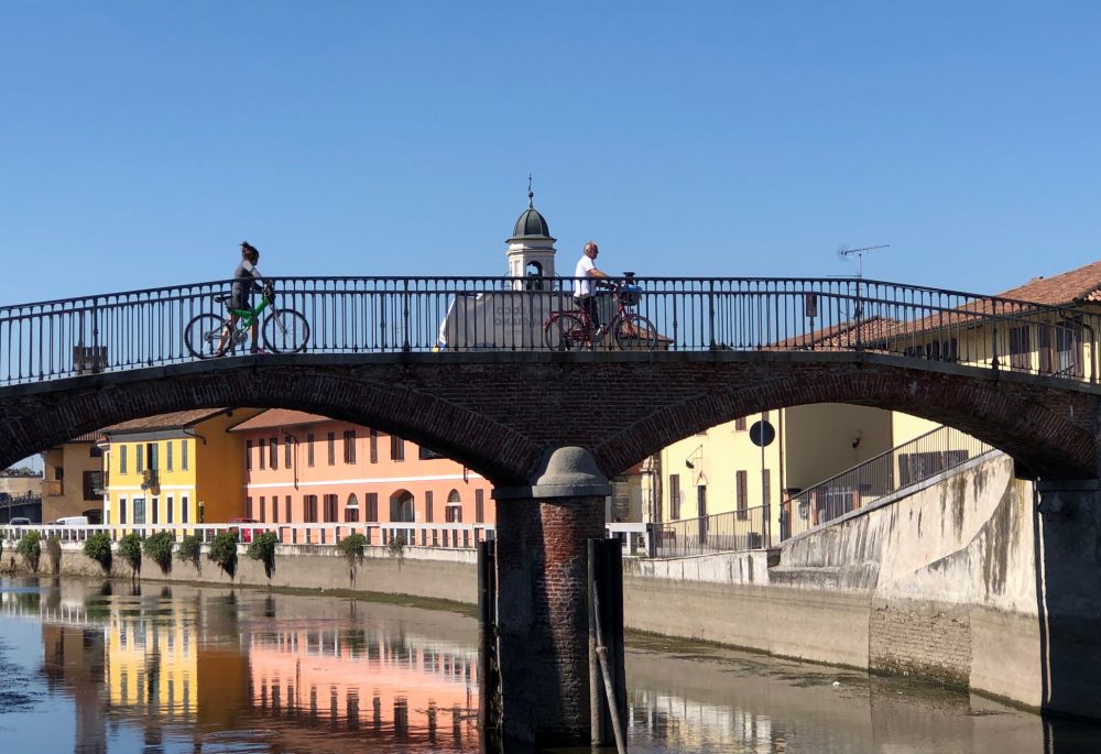 Gaggiano, il ponte sul Naviglio