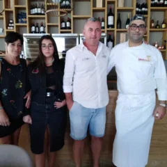Giuseppe Coppola, con moglie, figlia e lo chef Stefano Politi
