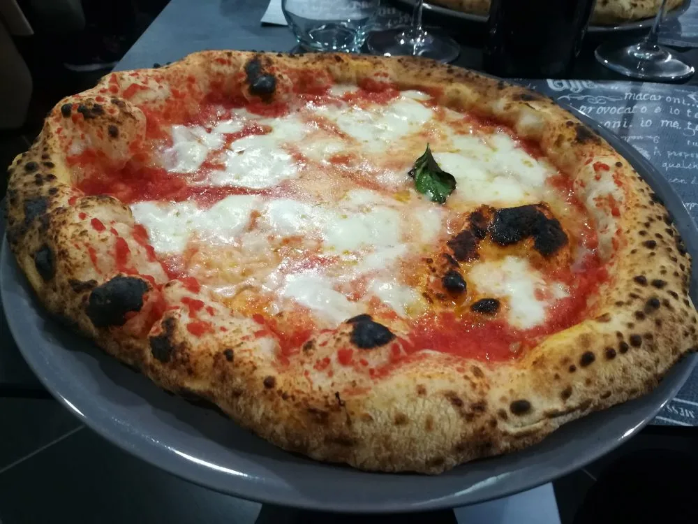 Pizzeria Napul'e' - La margherita
