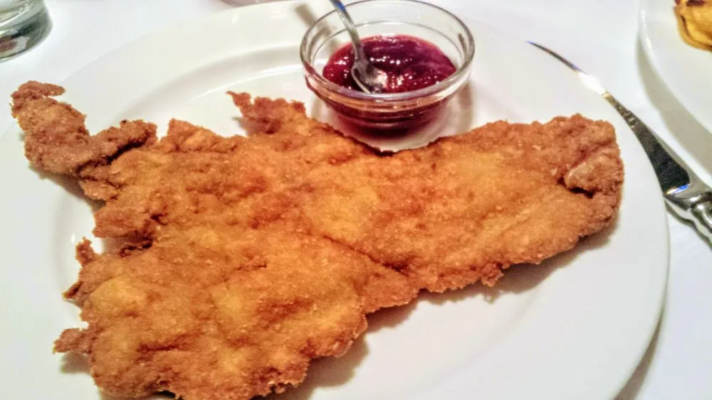 Leiter am Waal, Wienerschnitzel e mirtilli