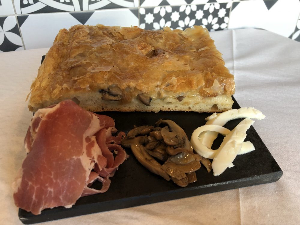 Parigina con funghi e pancetta