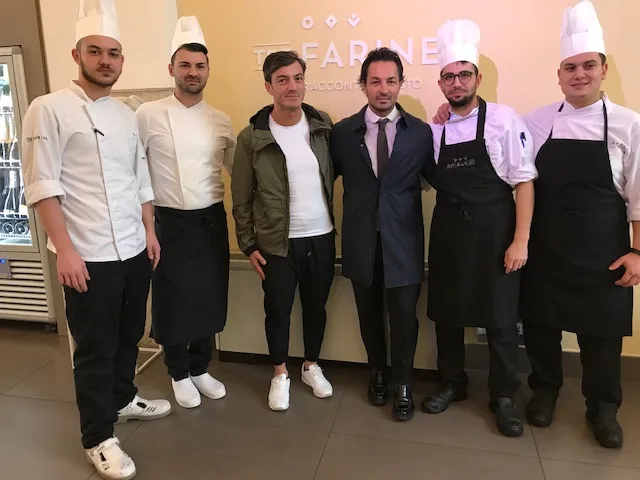 Tre Farine - Nicola e Ivan Ferraro con la giovane brigata di cucina