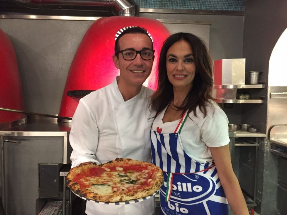 Mariagrazia Cucinotta da Gino Sorbillo