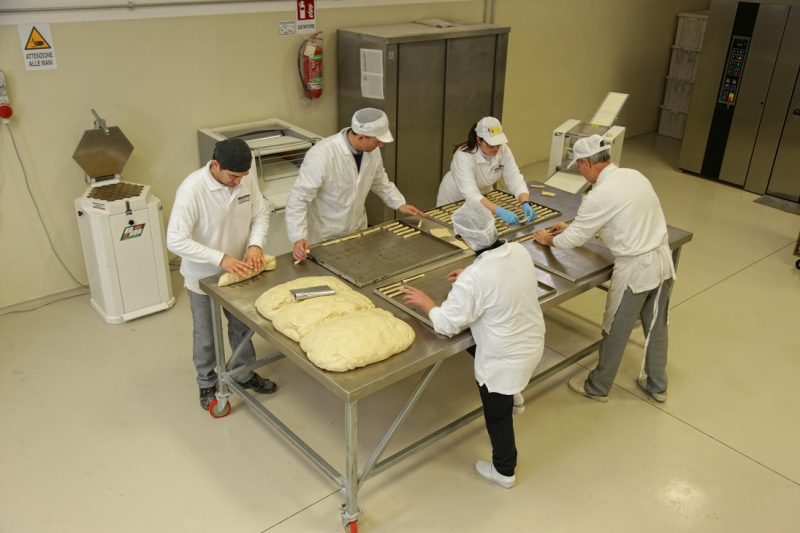 produzione dei biscotti di Castellammare
