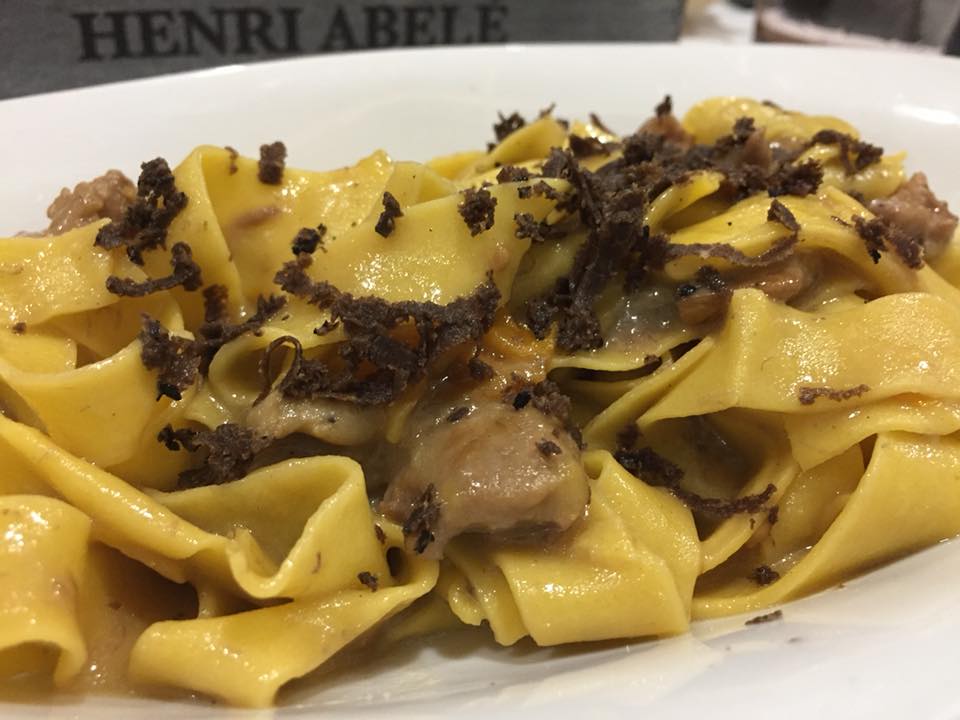 Gerani, tagliatelle della mamma con porcini e tartufo nero