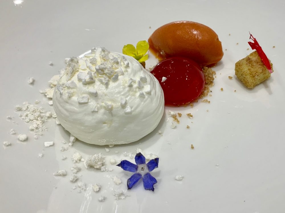 Due Camini - Spuma di yogurt con olio d’oliva e finocchietto selvatico, fico d’india