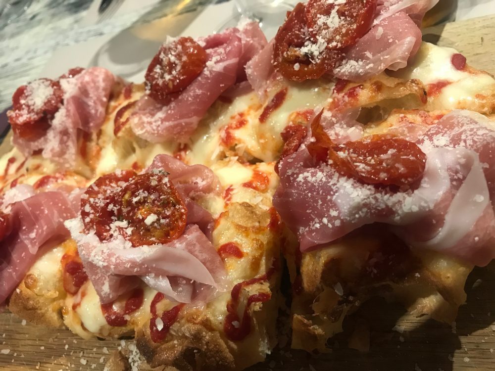 Pizzeria Arrigoni&Basso - pala alla romana prosciutto langhirano e pomodoro confit