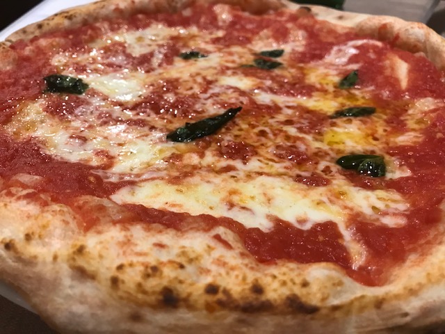 Pizzeria Capasso a Porta San Gennaro 1847 - Pizza Margherita