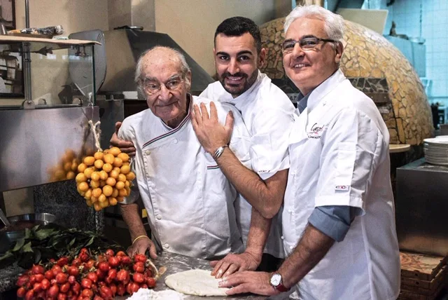 Pizzeria Capasso a Porta San Gennaro 1847 - Vincenzo, Giovanni e Vincenzo Paolo Capasso