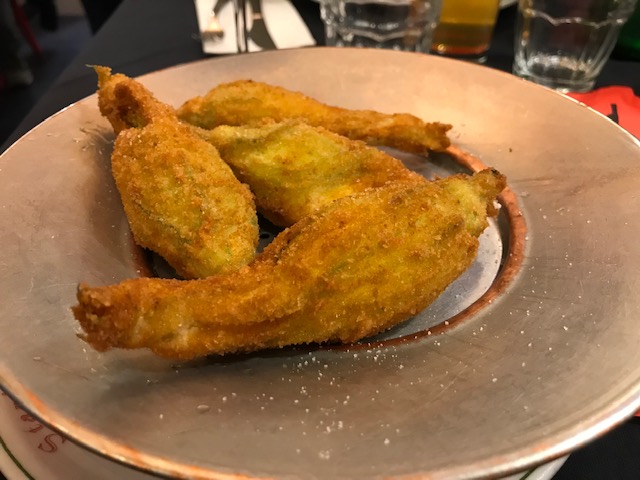 Pizzeria Starita a Materdei - Fiori di zucca imbottiti