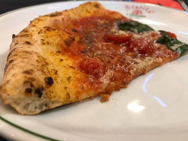 Pizzeria Starita a Materdei - Sezione della pizza