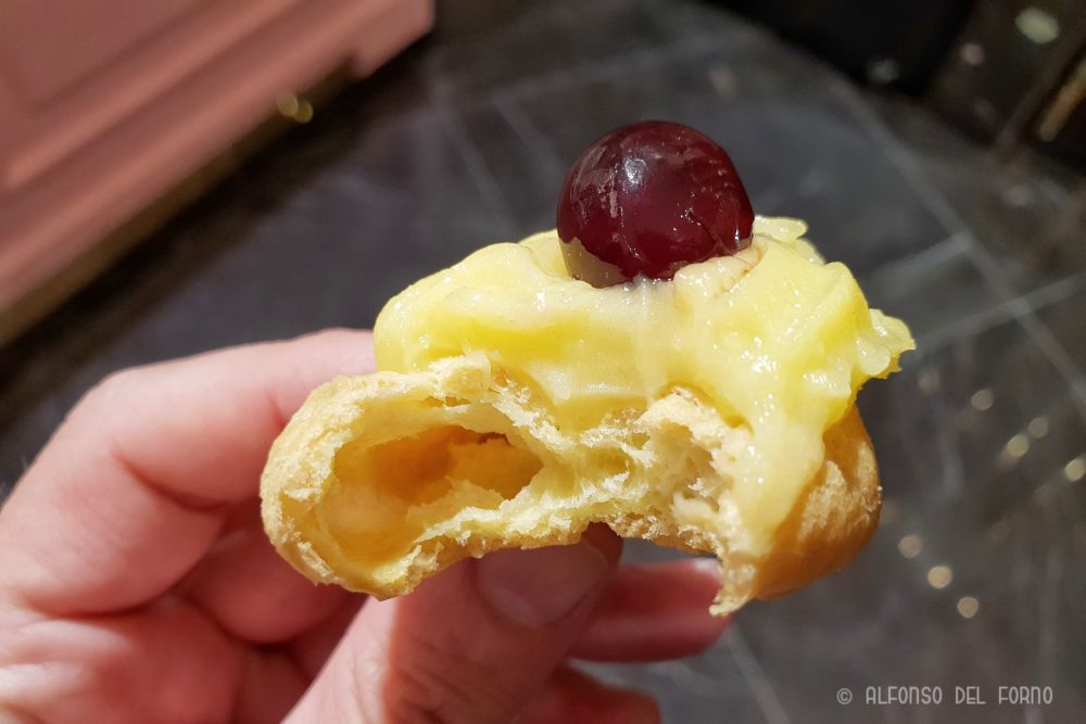 Assaggio della zeppola di San Giuseppe senza glutine