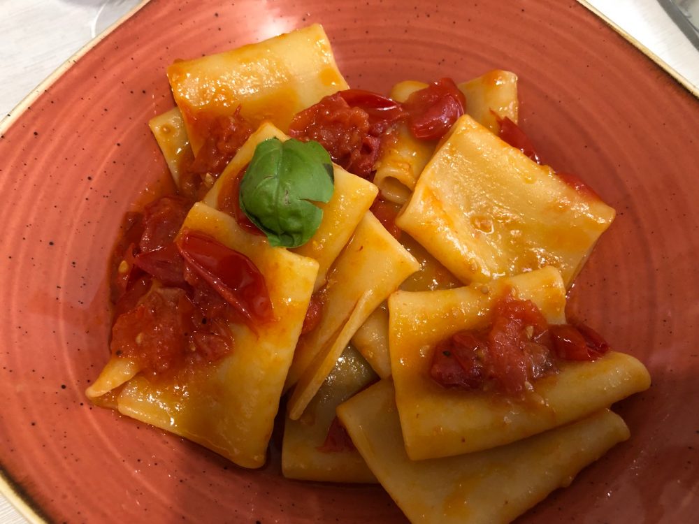 Agriturismo Il Raduno, Tramonti, Salerno, paccheri con pomodori Re Umberto o Re Fiascone