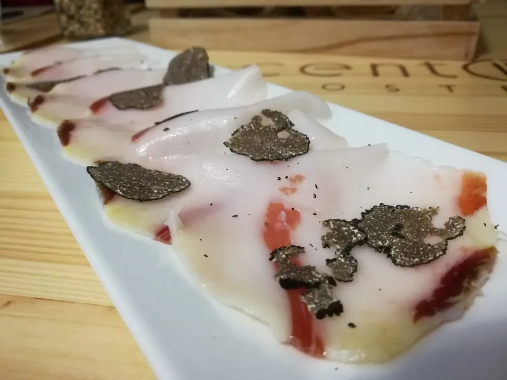 Osteria Centouno - La Gola di Maiale stagionata con lamelle di Tartufo fresco