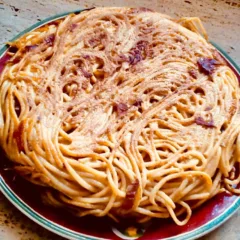 Frittata di bucatini ricetta