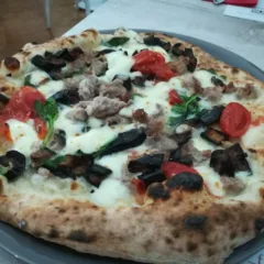 Pizzeria Francesco - Melanzane a funghetto, Salsiccia e Pomodorini del Piennolo Dop