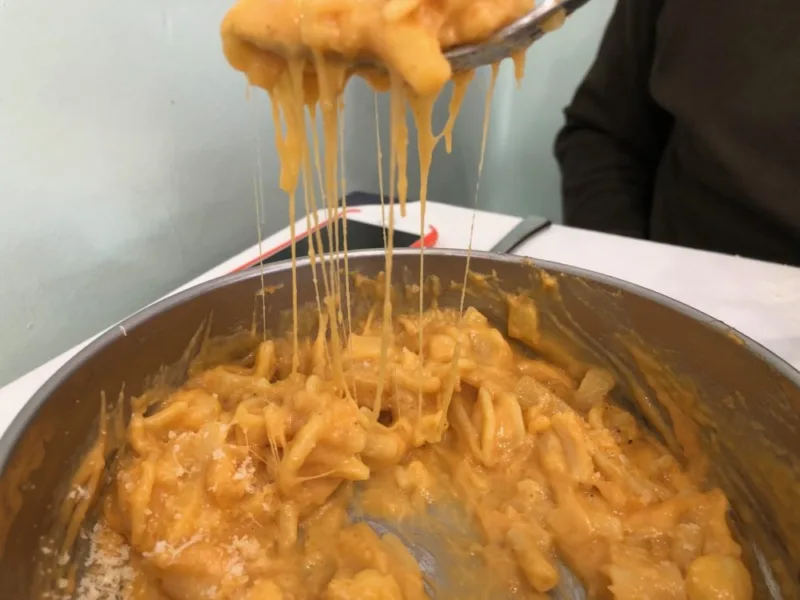 Pasta patate e provola, dettaglio